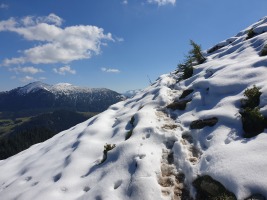 Weicher Schnee nahe dem Gipfel
